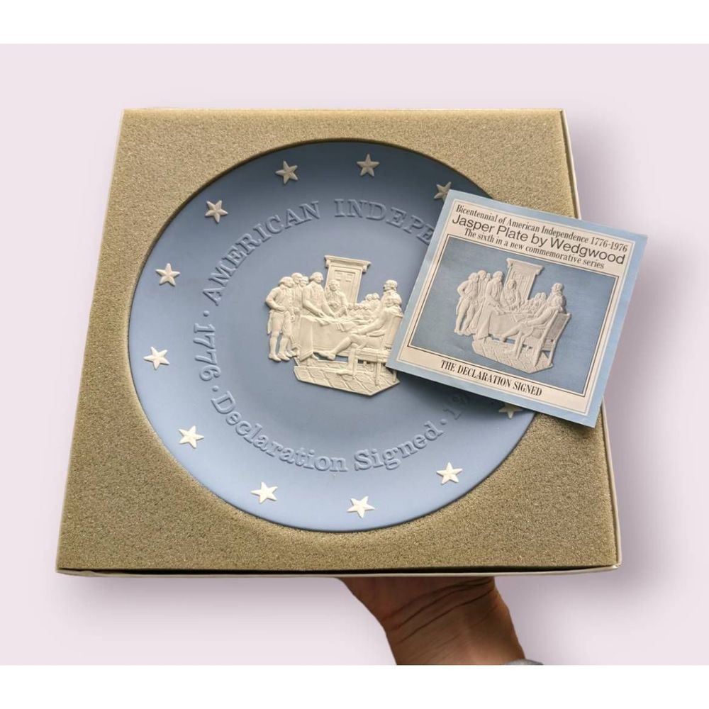 Collectible Wedgwood 1976 Declaration Signing Blue Jasper 8" plate